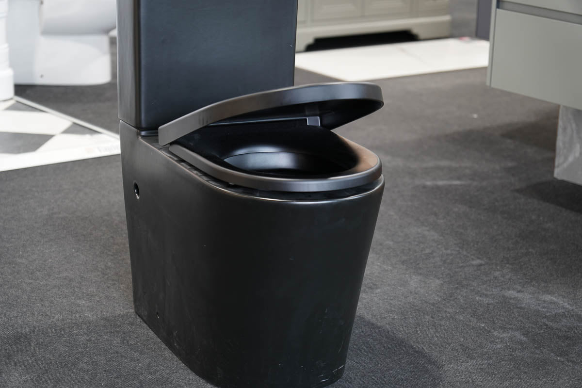 Ex-Display Granlusso Amalfi Matt Black Rimless Close Coupled Toilet and Soft Close Seat