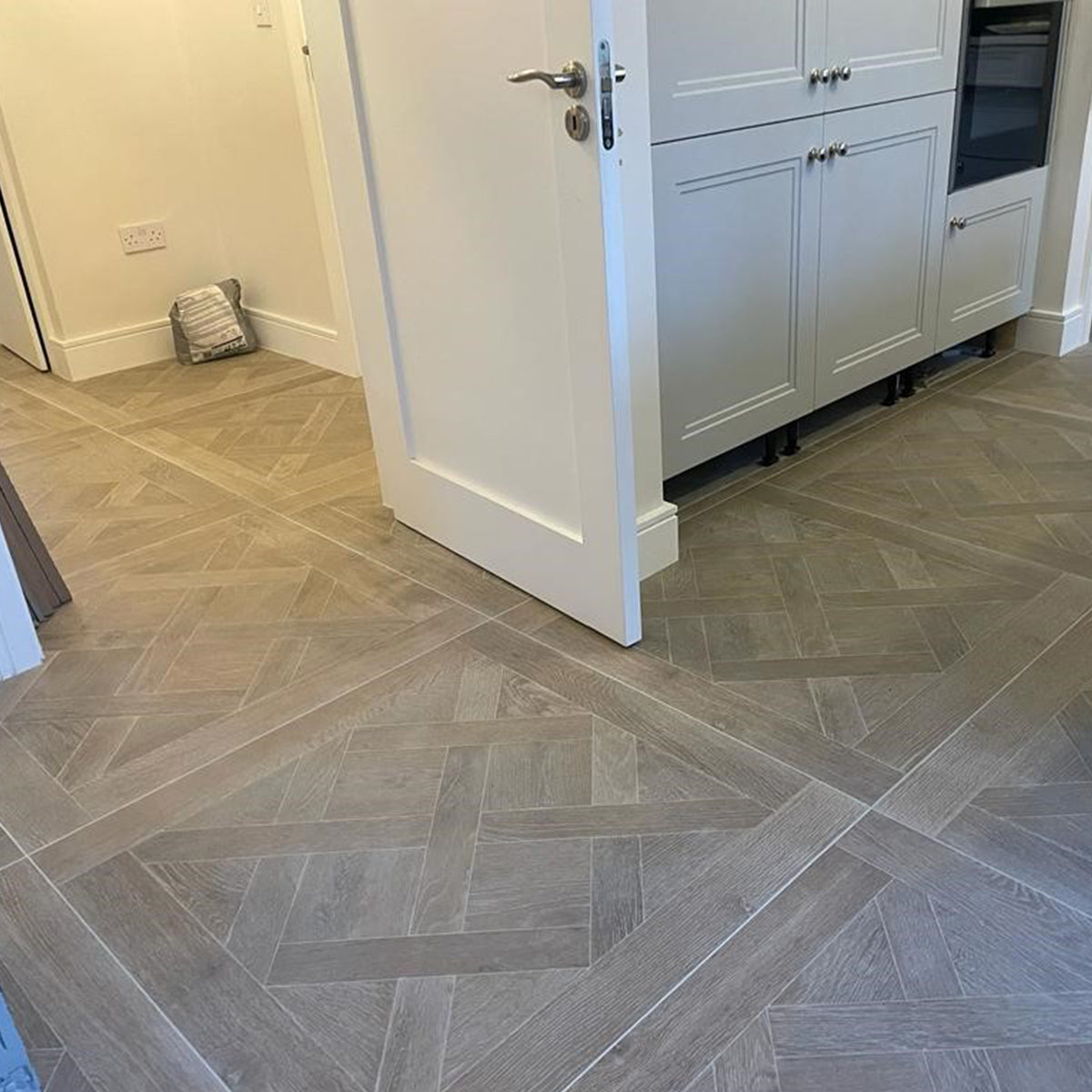 Björn Mocha Oak Wood Effect Porcelain Tile 90x90cm Matt