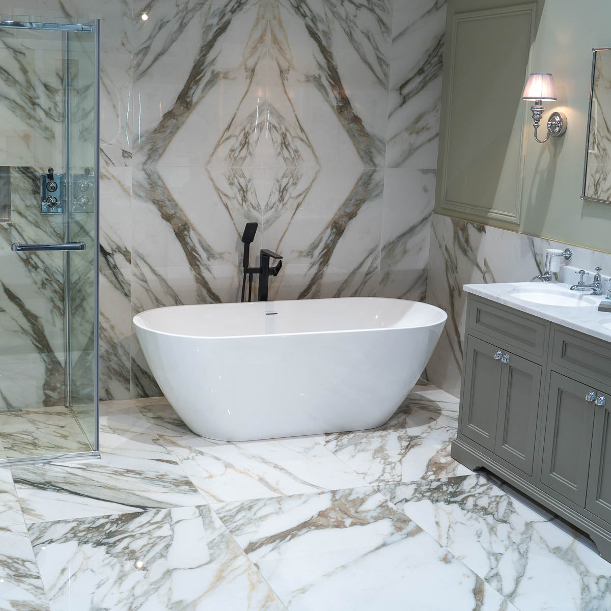 Granlusso Lux Nova Freestanding Bath - Acrylic