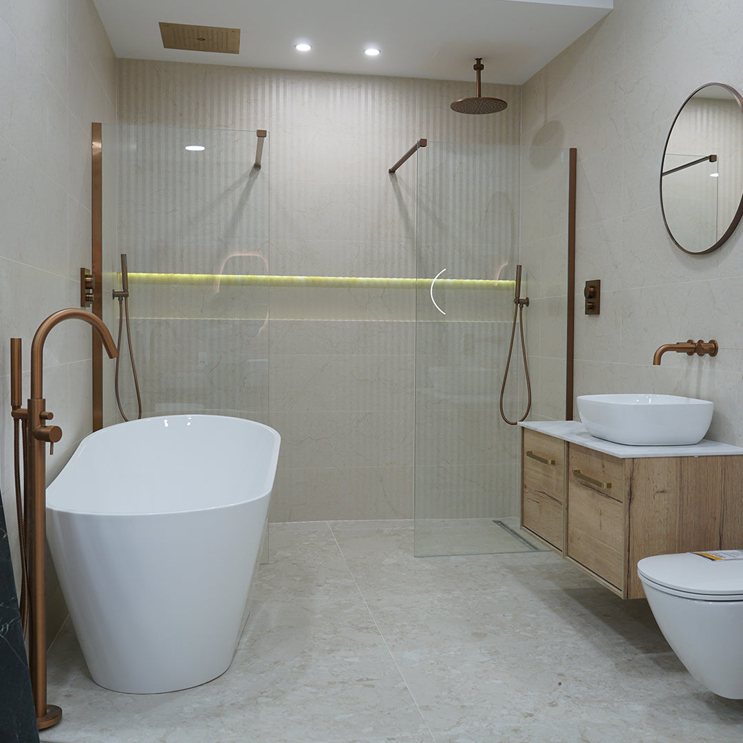 Granlusso 8 Clear Glass Wetroom Shower Screen - Brushed Bronze