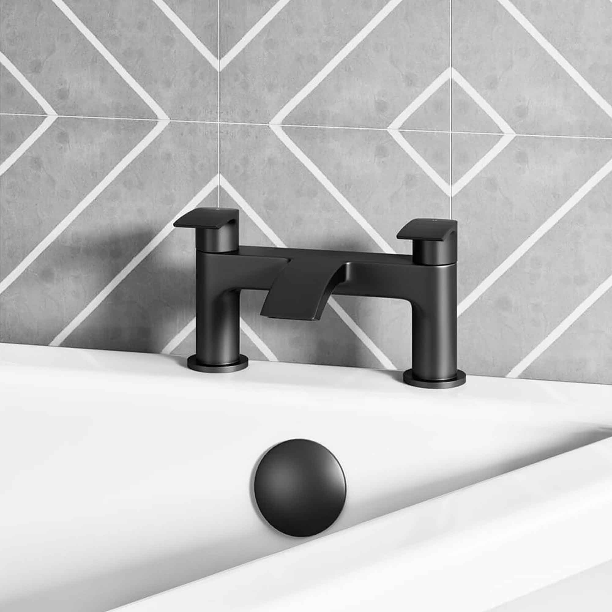 granlusso amalfi deck mounted bath filler matt black