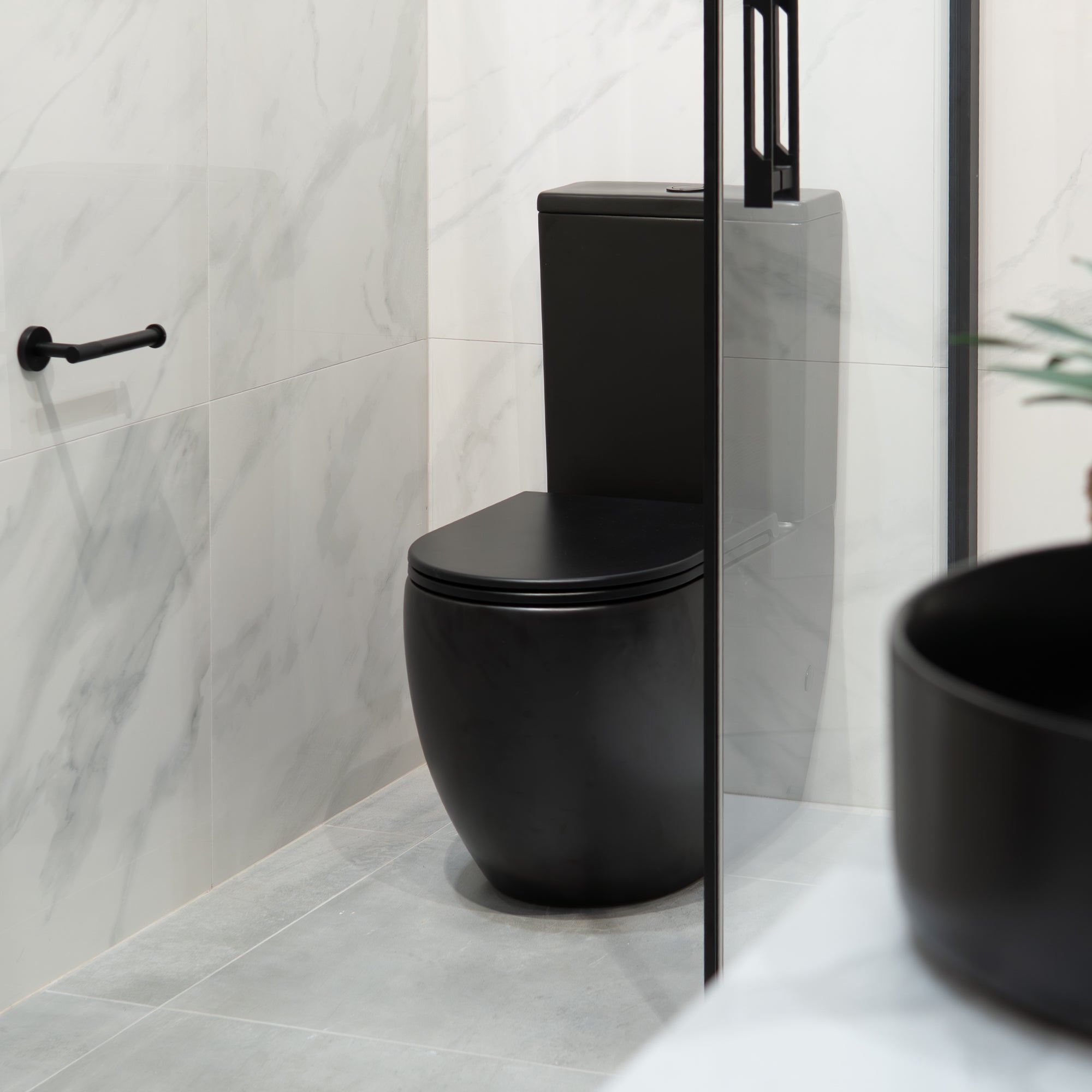 Granlusso™ Amalfi Matt Black Rimless Close Coupled Toilet and Soft Close Seat