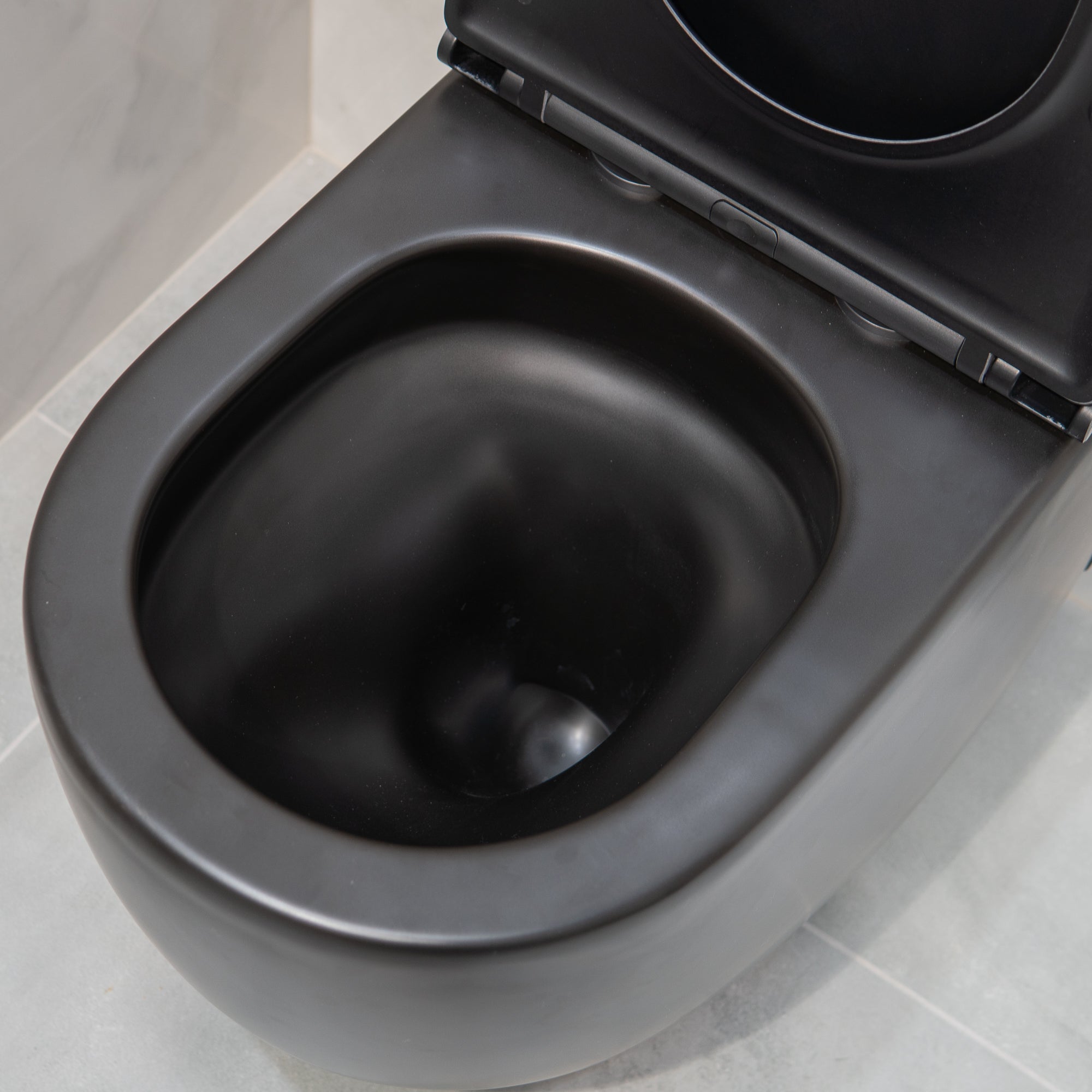 Granlusso™ Amalfi Matt Black Rimless Close Coupled Toilet and Soft Close Seat