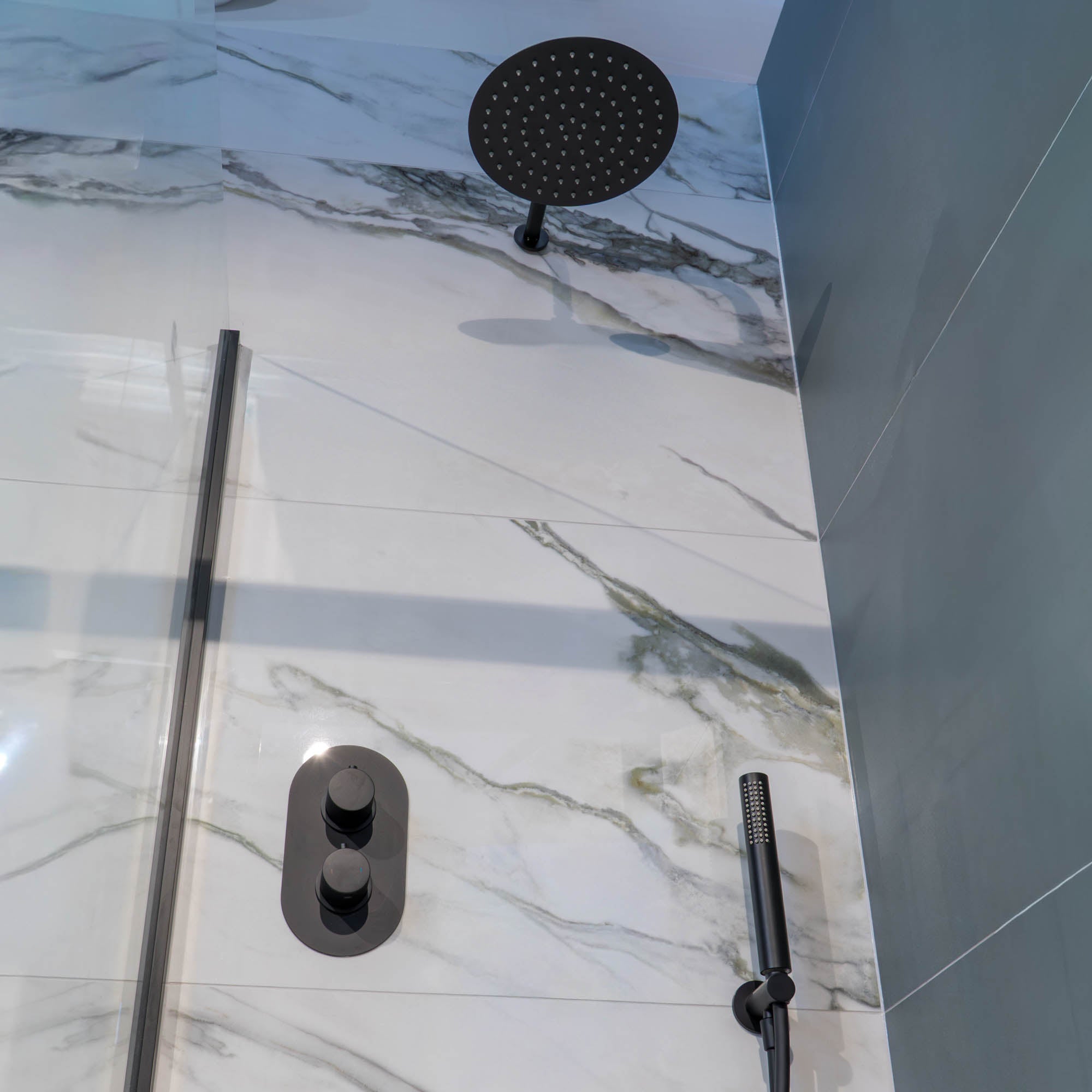 Granlusso Portofino 2 Outlet Thermostatic Shower Valve With Pencil Handset and Fixed Overhead - Black Matt