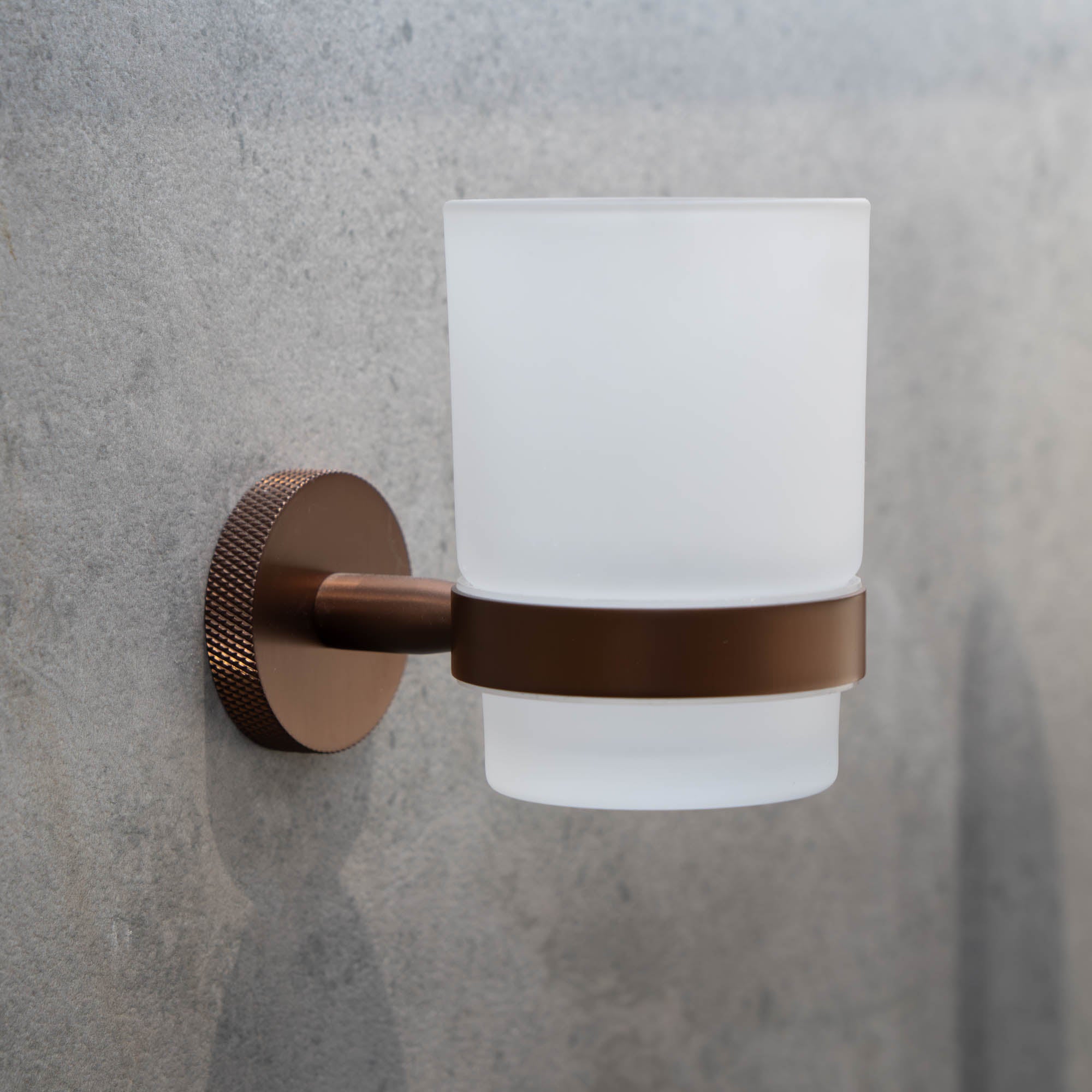 Granlusso Portofino Knurled Tumbler Holder with Frosted Glass