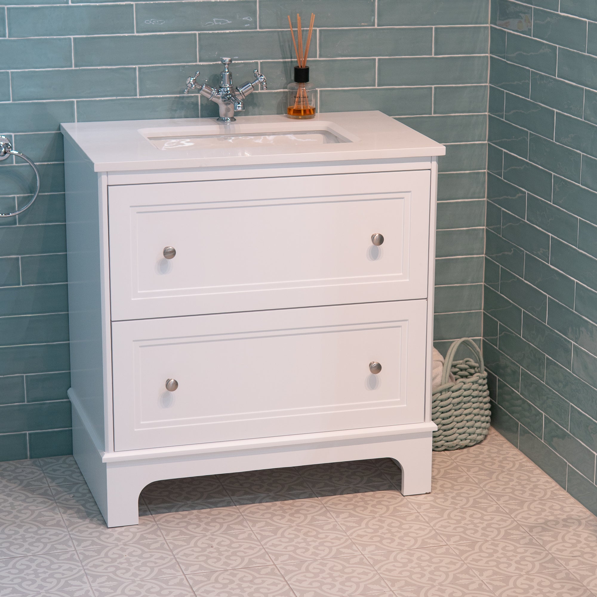 Granlusso™ Shelbourne Floorstanding Vanity Unit with Worktop and Undermount Basin