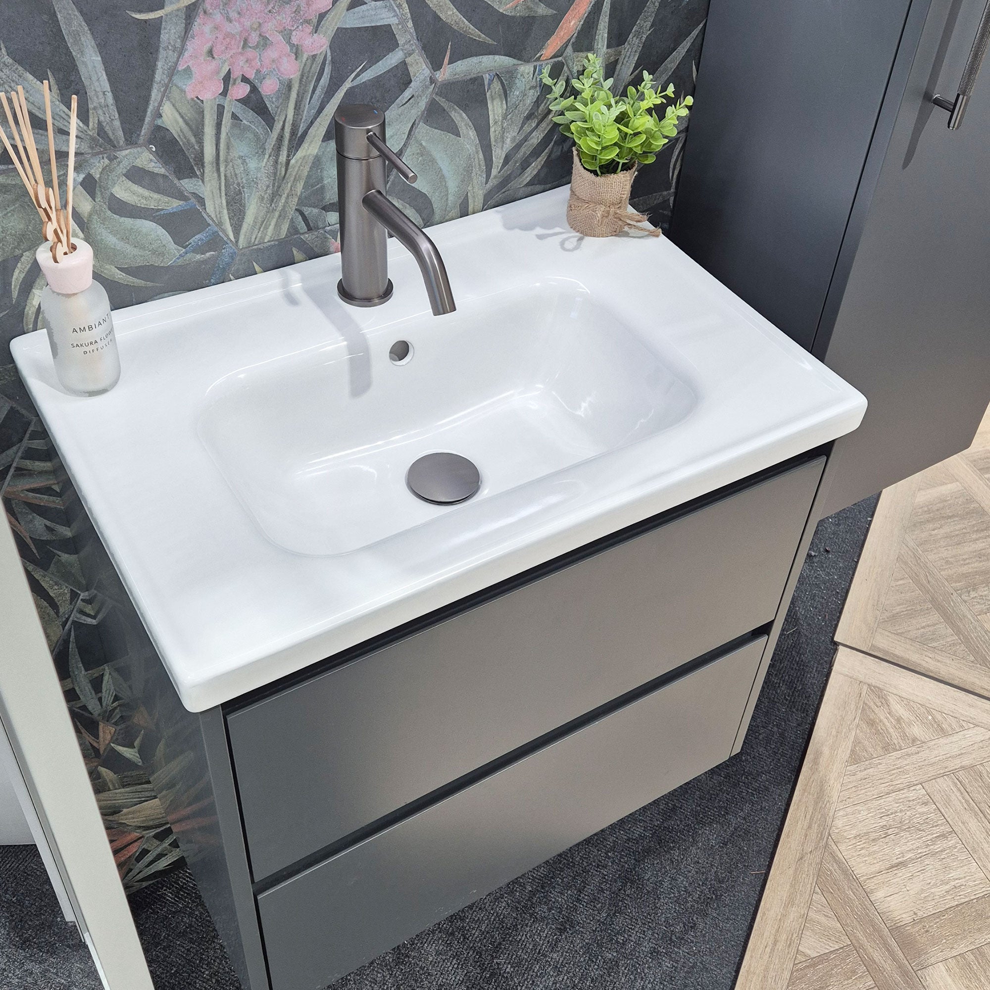 Granlusso™ Sorrento Short Projection Wall Mounted Vanity Unit with Basin