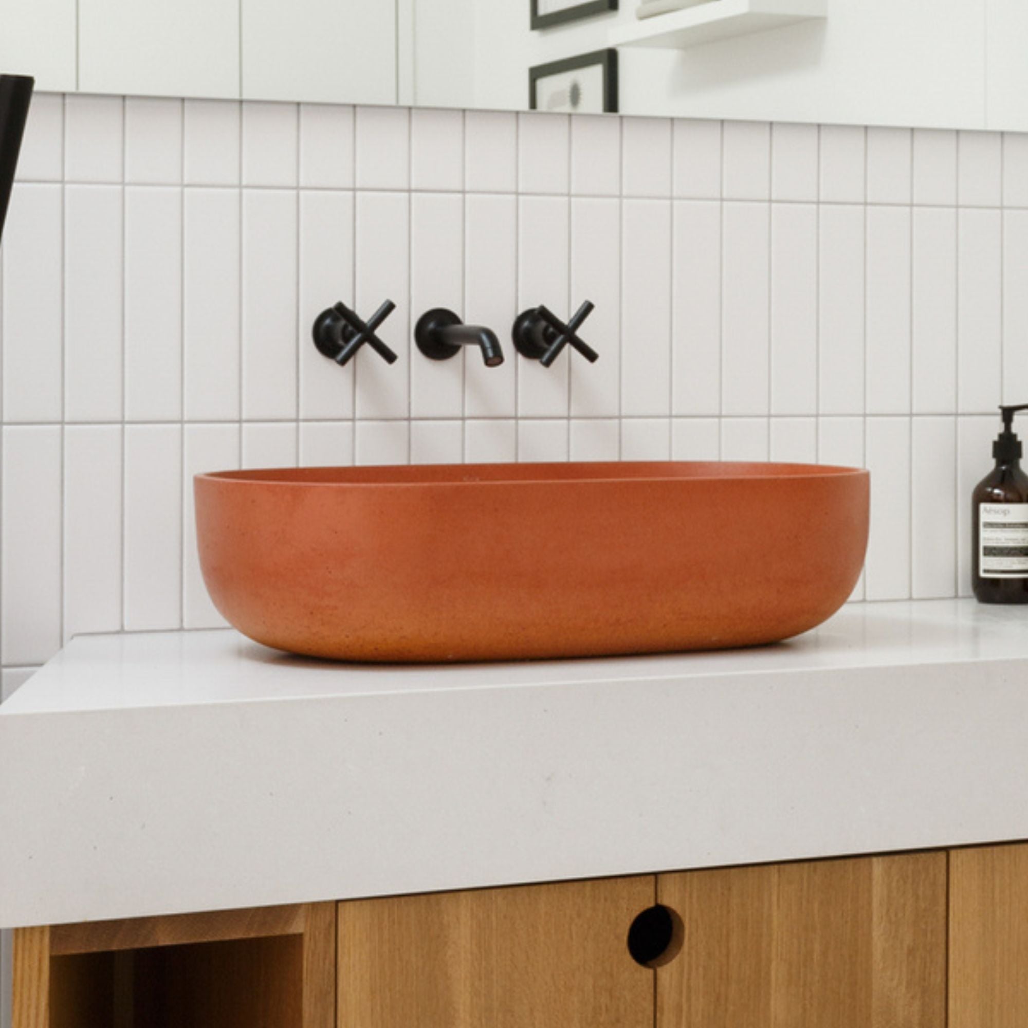 Kast Rho Curved Countertop Concrete Basin