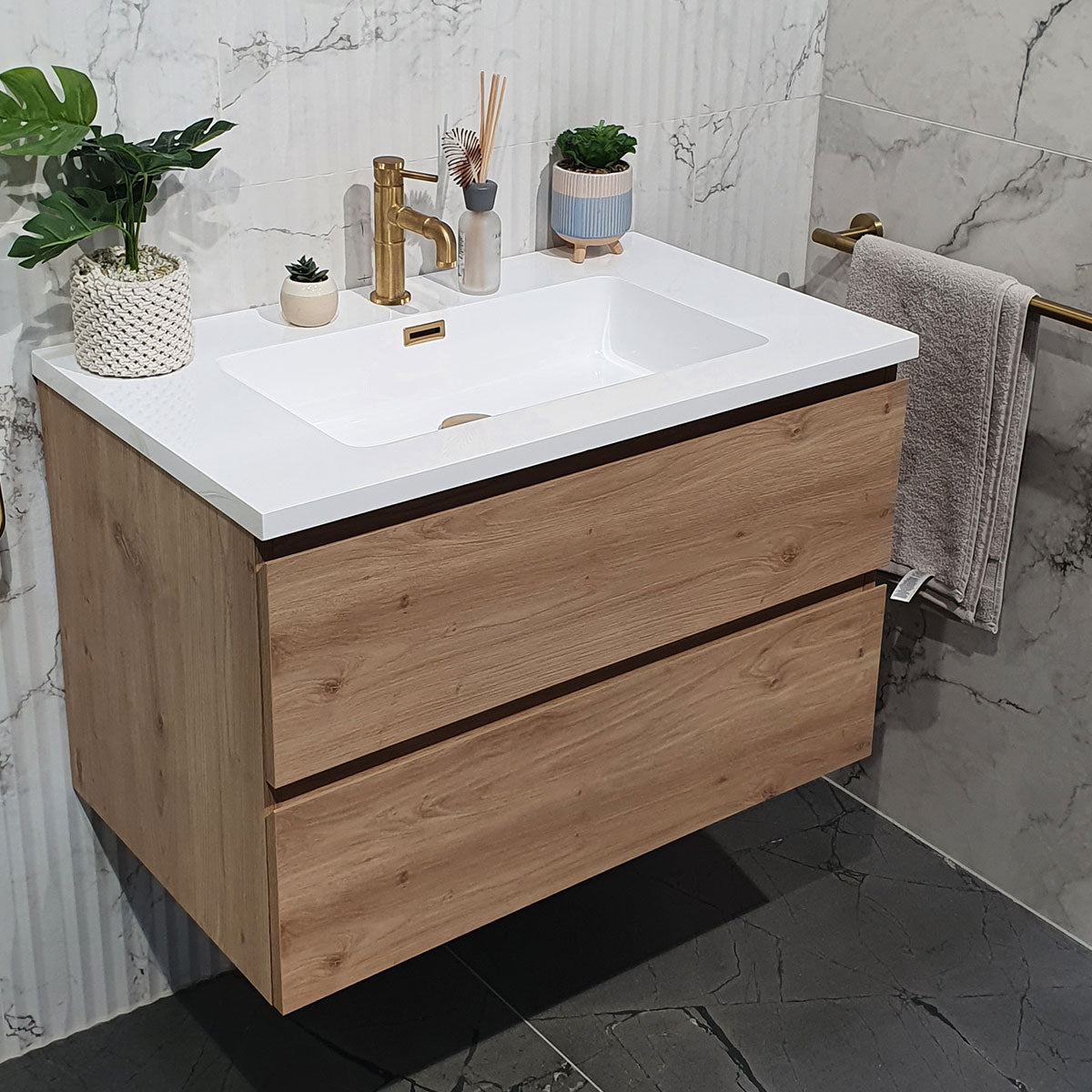 Granlusso™ Rocco Oak Wall Mounted Vanity Unit With Gloss White Washbasin