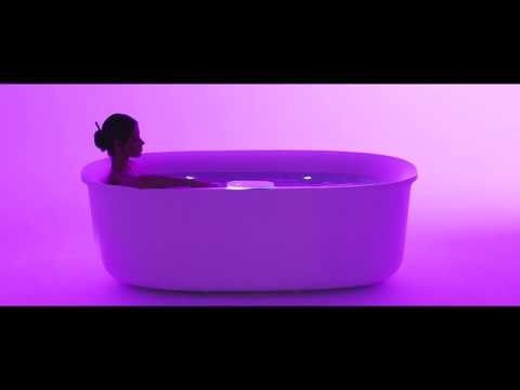 jacuzzi arga 1750 freestanding whirlpool bath gloss white video