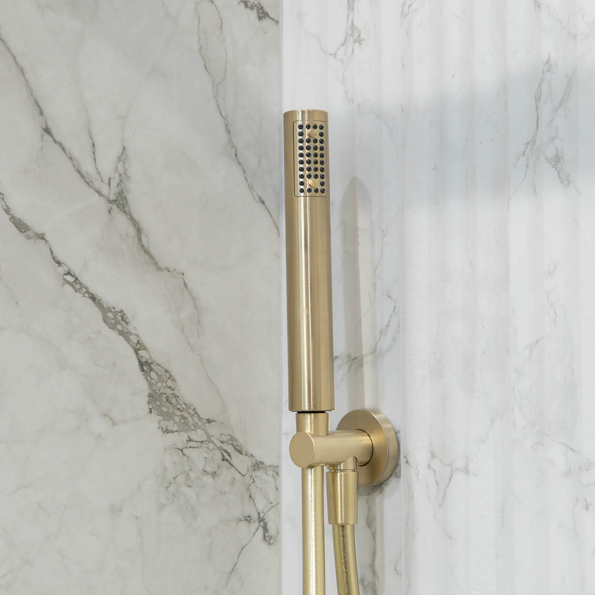 speciale pencil shower brushed brass