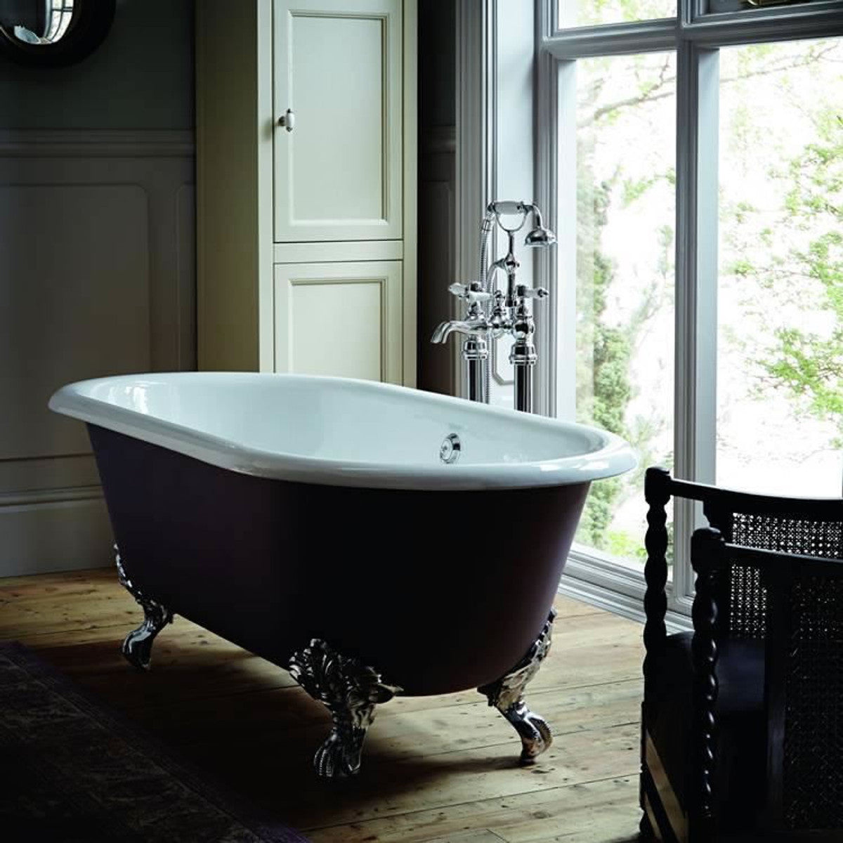 Heritage Baby Buckingham Double Ended Cast Iron Freestanding Bath 1540x780mm lifestyle