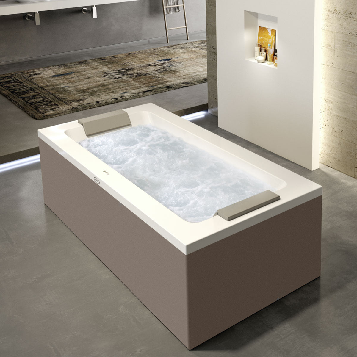 Jacuzzi Sharp Double Whirlpool Bath Feature