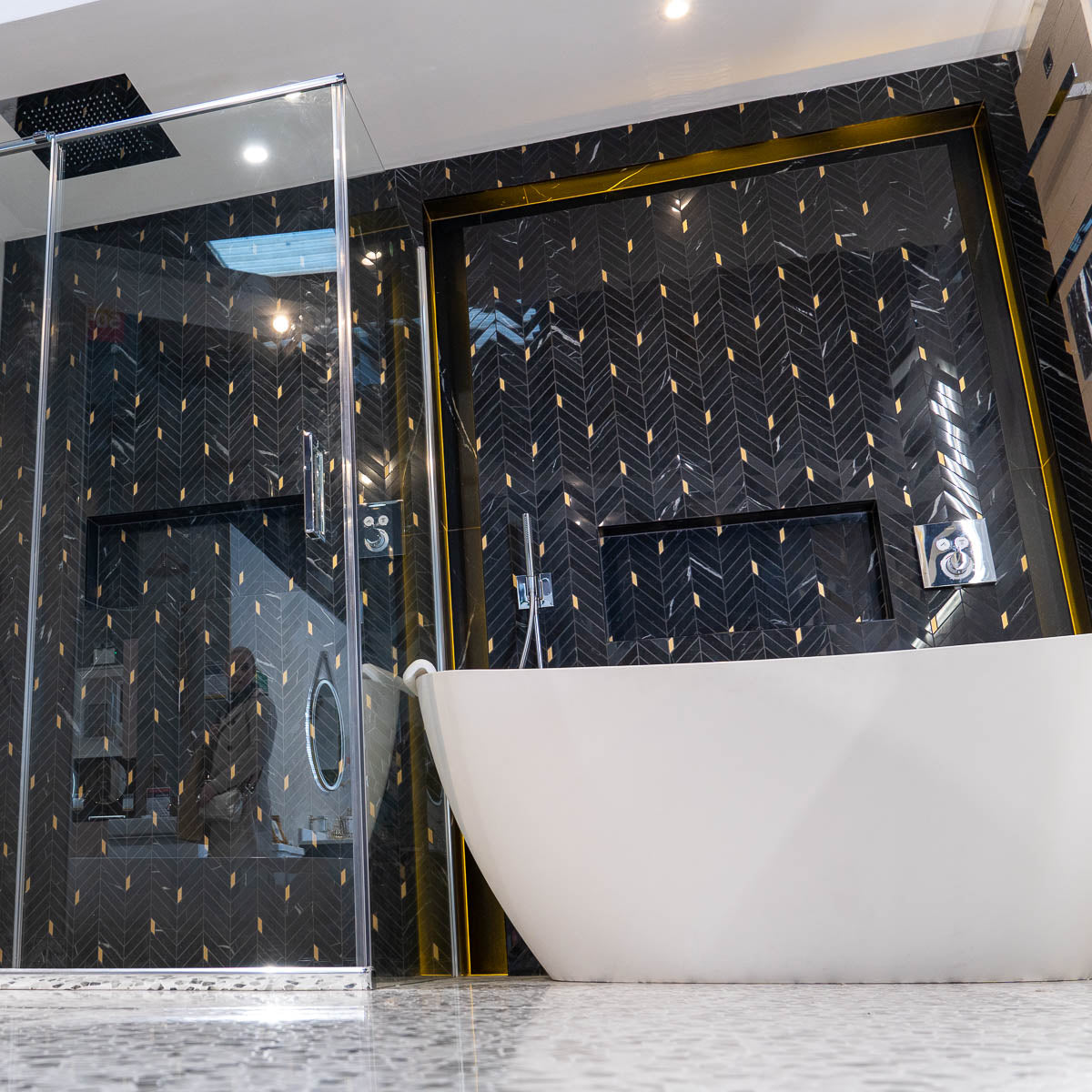 Nero Marquinia Chevron Porcelain Mosaic Tile 28x30cm Gloss