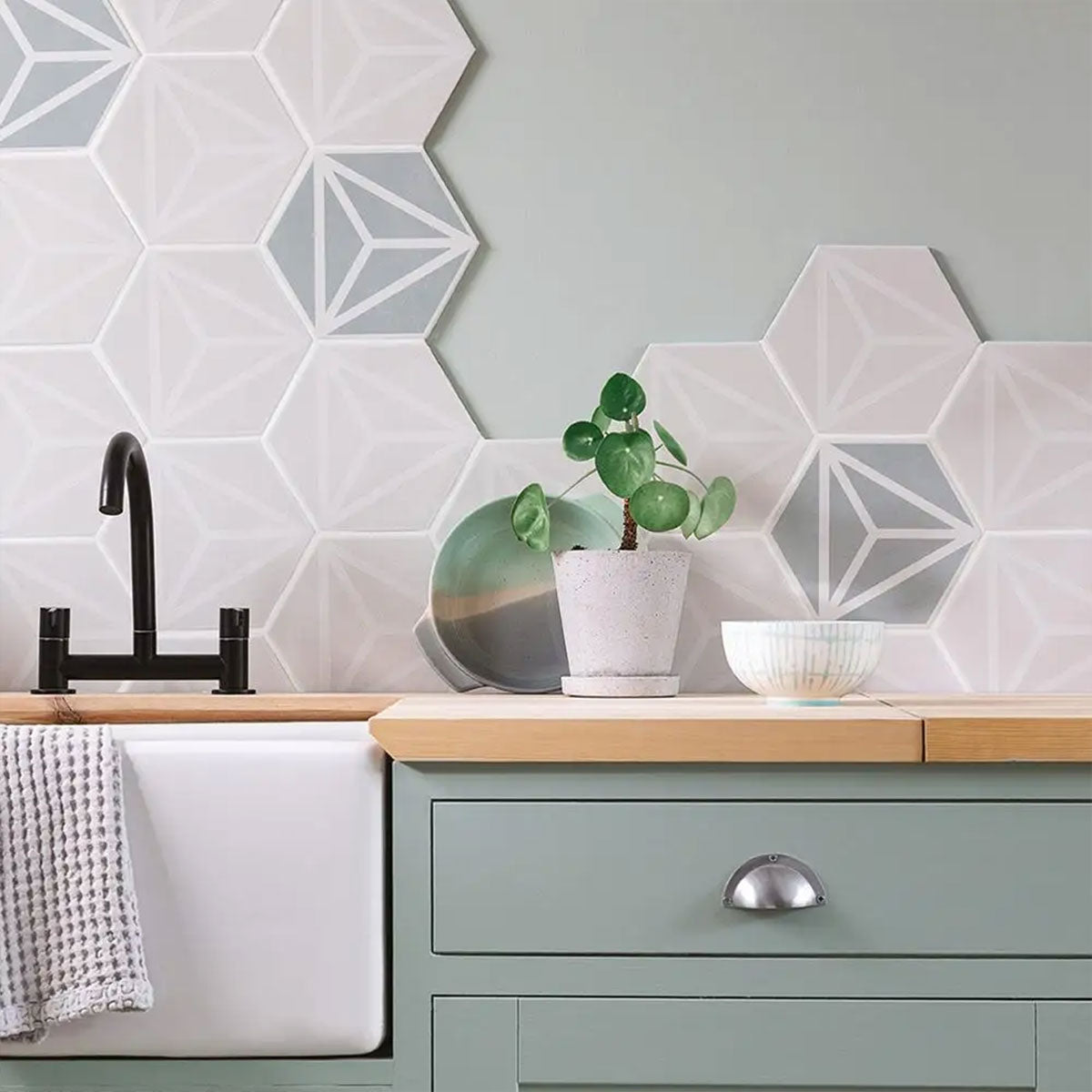 Varadero Hexagonal Porcelain Tile Matt Grey Feature 1