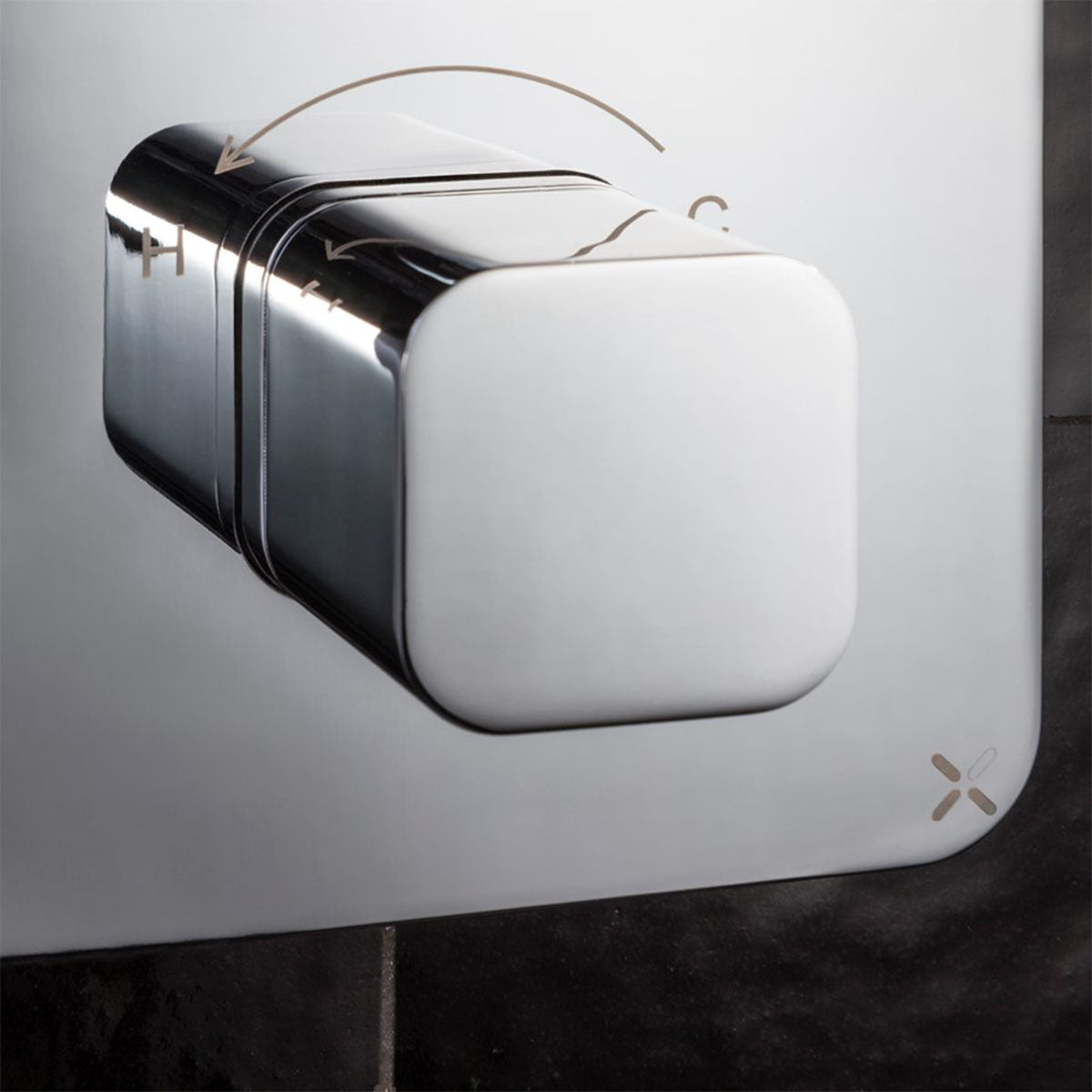 crosswater glide ii thermostatic shower valve chrome close up