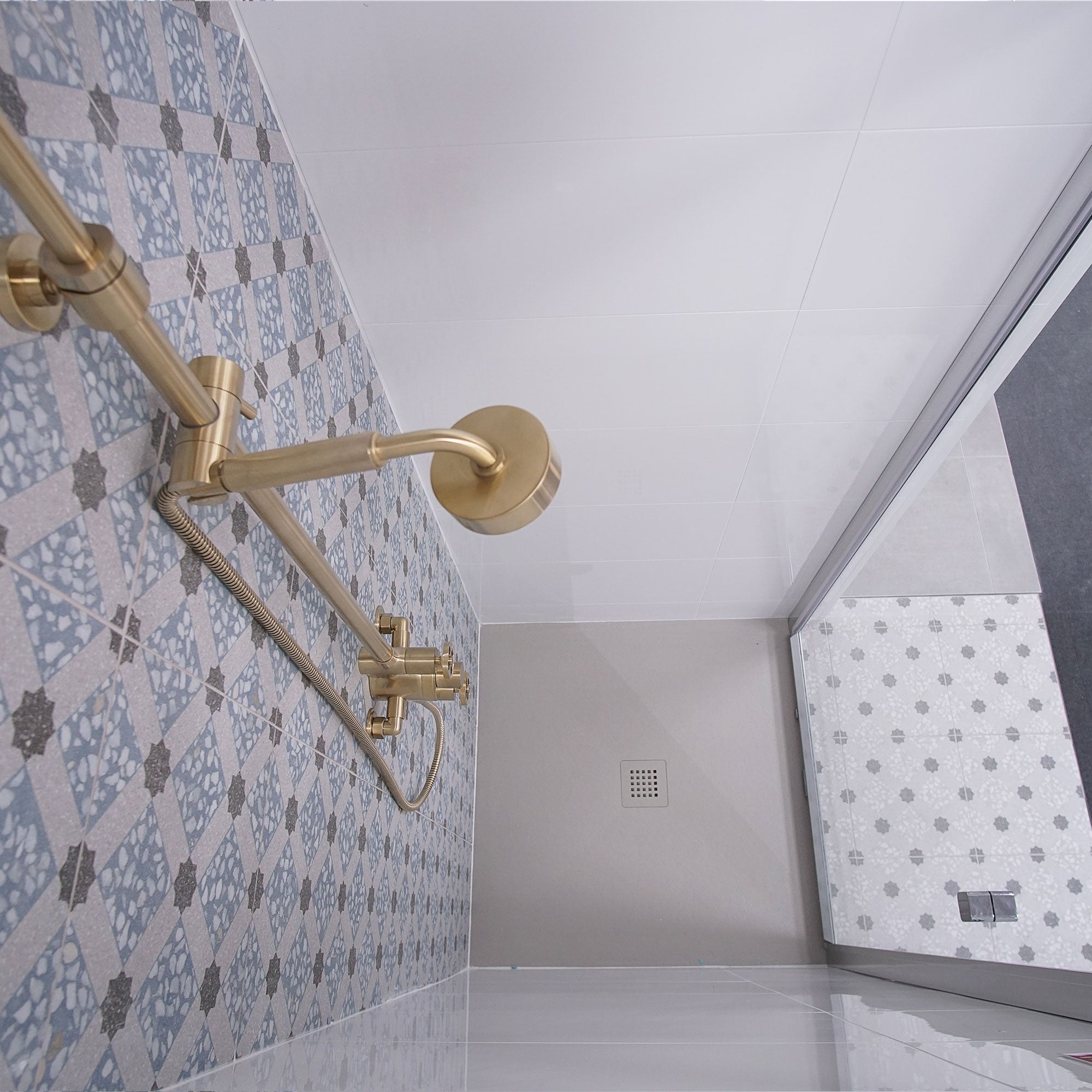 Deluxe Super White Gloss Rectified Tile 30x60cm