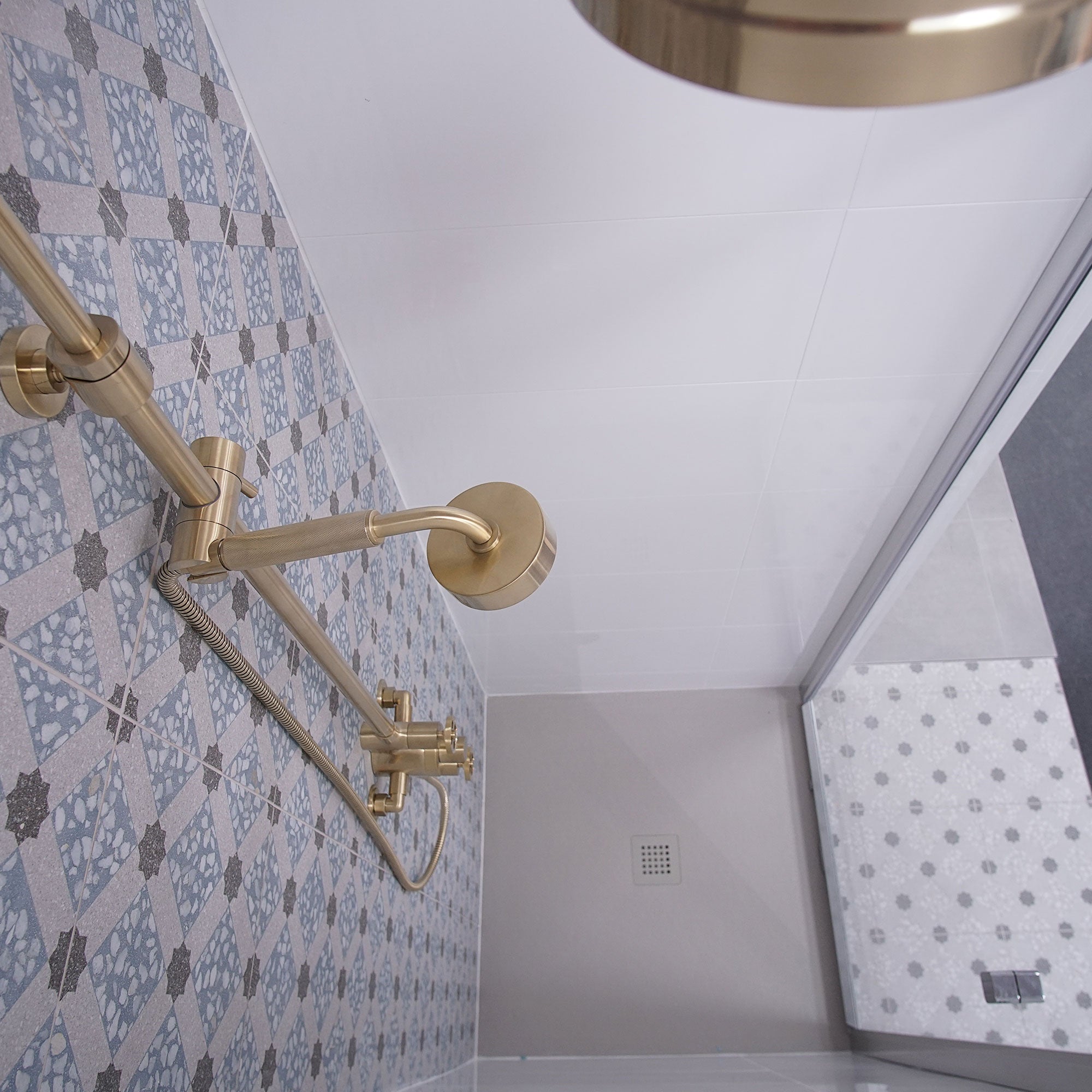 Deluxe Super White Gloss Rectified Tile 30x60cm