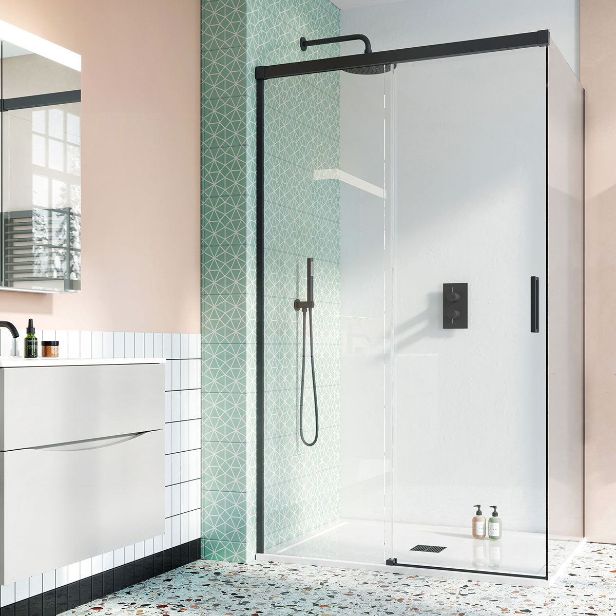 Crosswater DESIGN 8 Single Sliding Shower Door With Soft Close & Side Panel