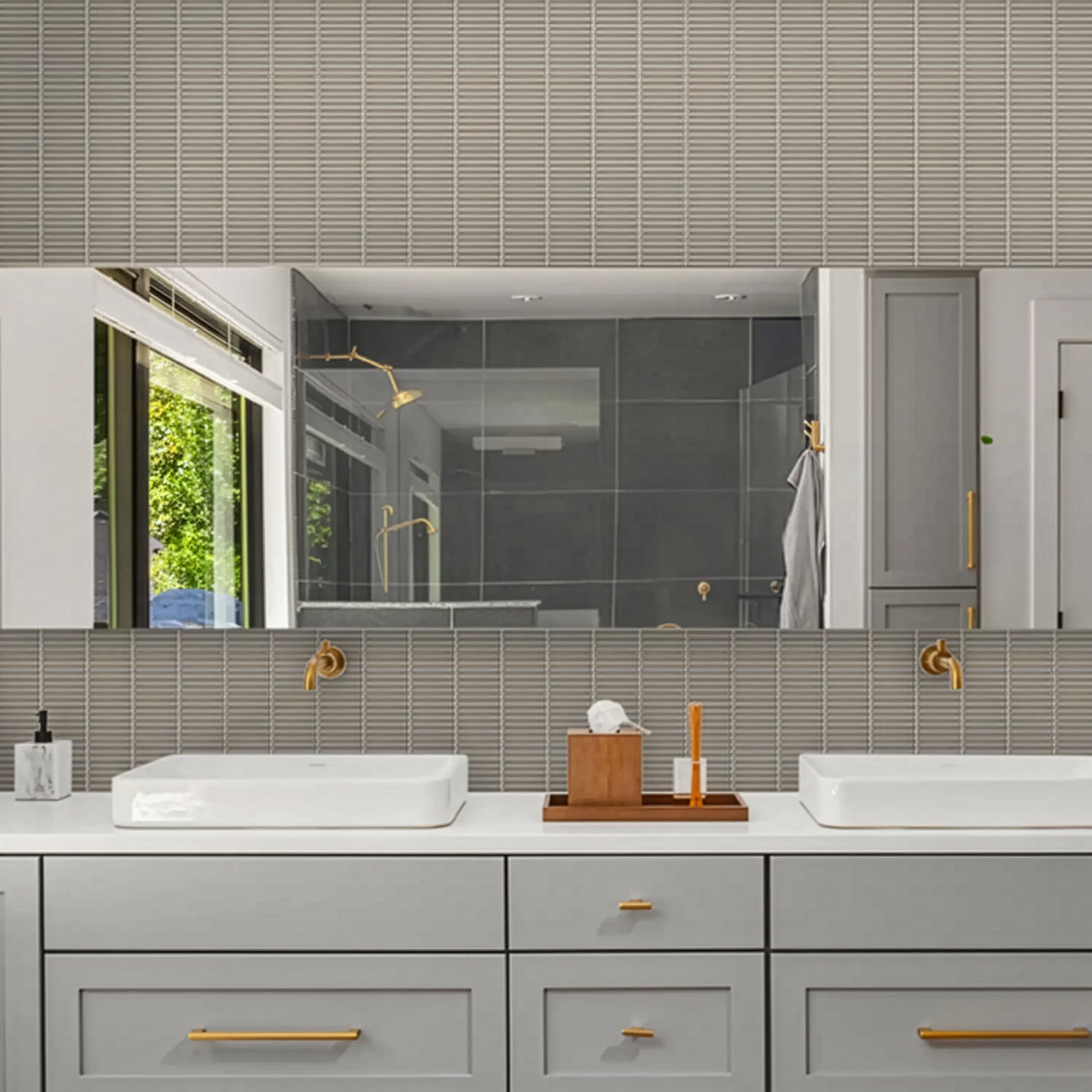 Linea Latte Kit-Kat Mosaic Tile 30x29cm Lifestyle