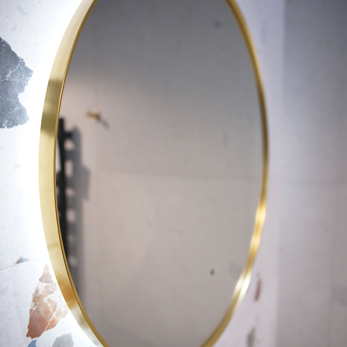 Granlusso Oro LED Mirror With Heated Pad - Brushed Brass