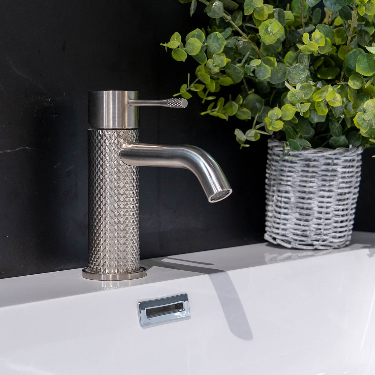 Rock Knurled Basin Mono Mixer Tap With Click-Clack Waste