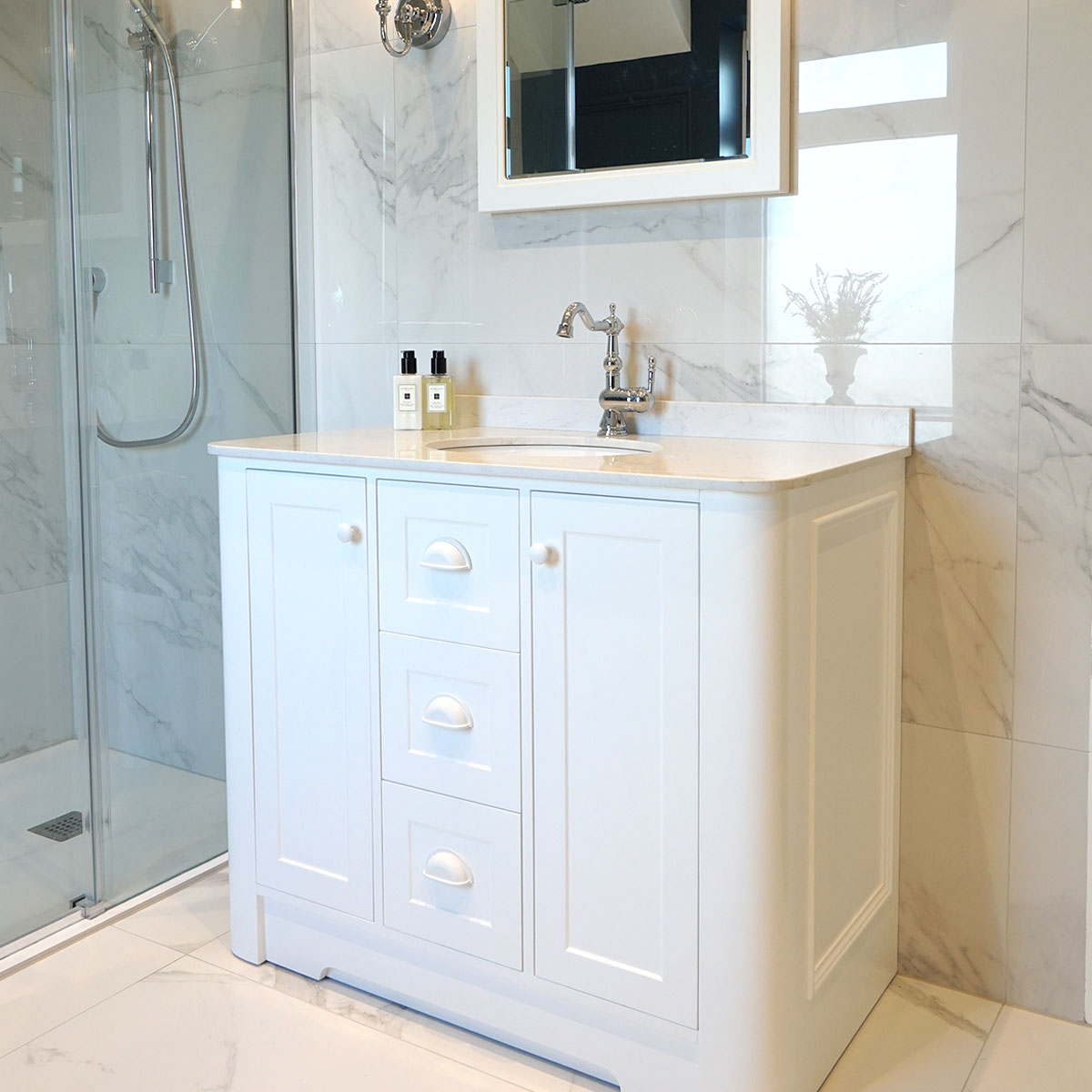 Shrewsbury Single Basin Floor Standing Vanity Unit With Carrara Marble Worktop