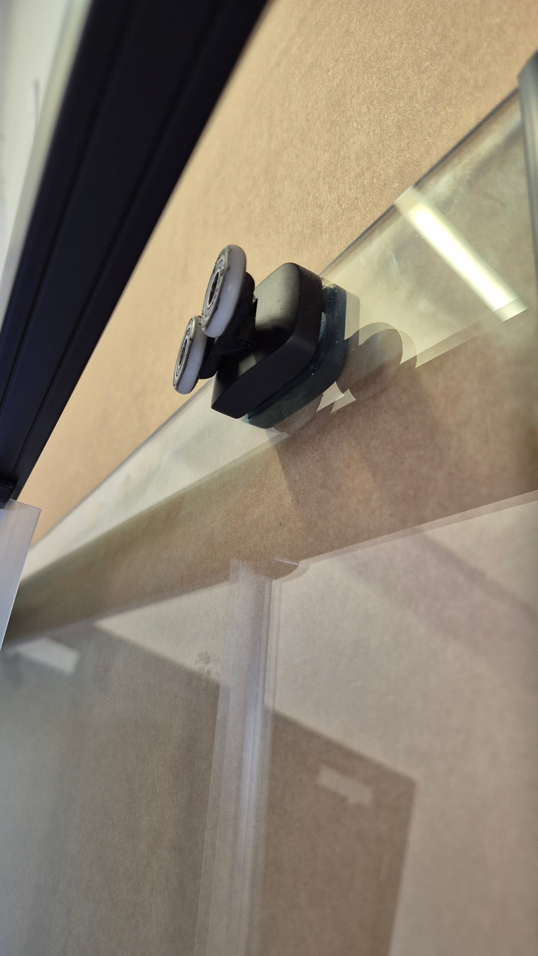 Ex-Display Image i4 1400mm Sliding Shower Door - Matt Black