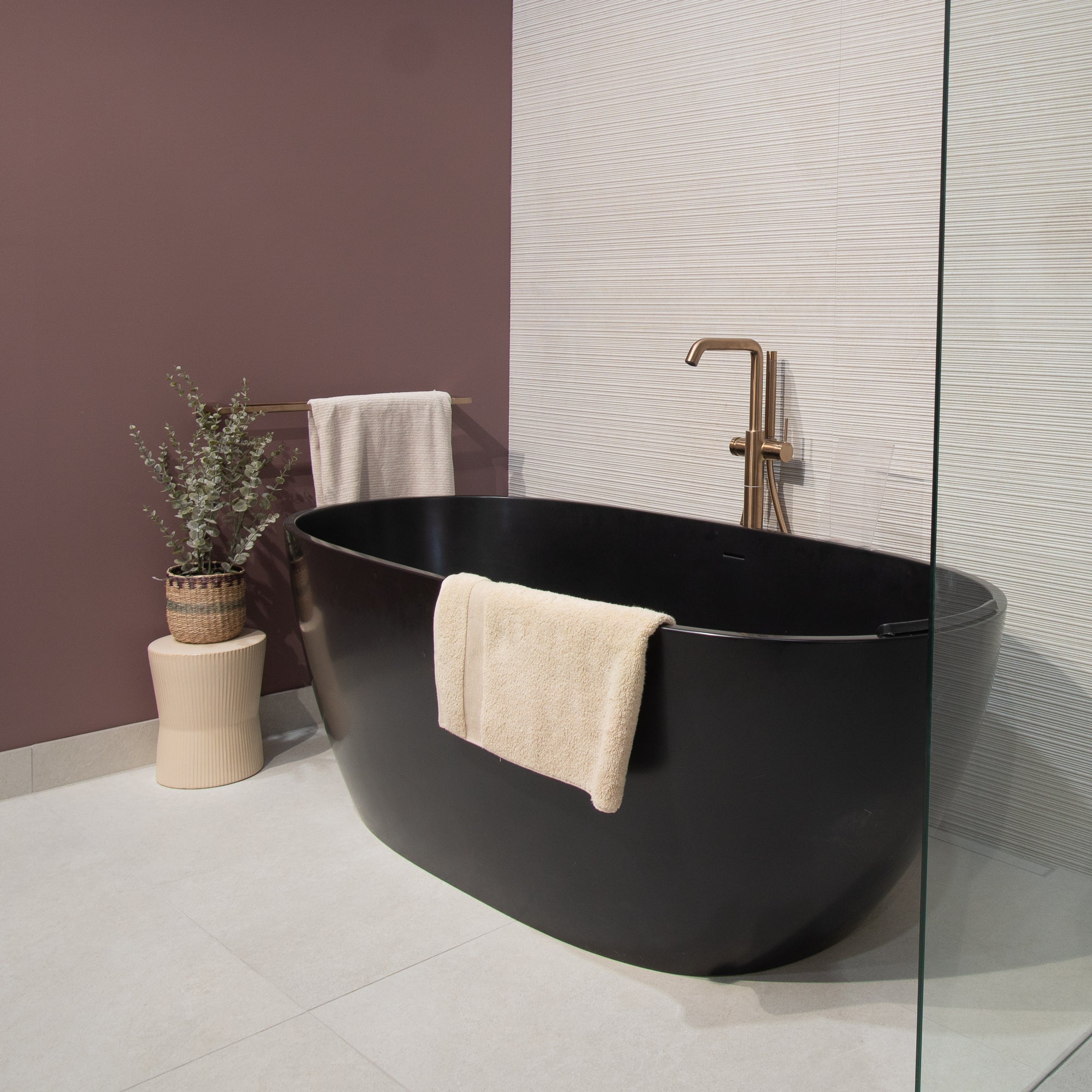 Ex-Display - Granlusso™ Enzo 1700 Freestanding Solid Stone Bath - Matt Black