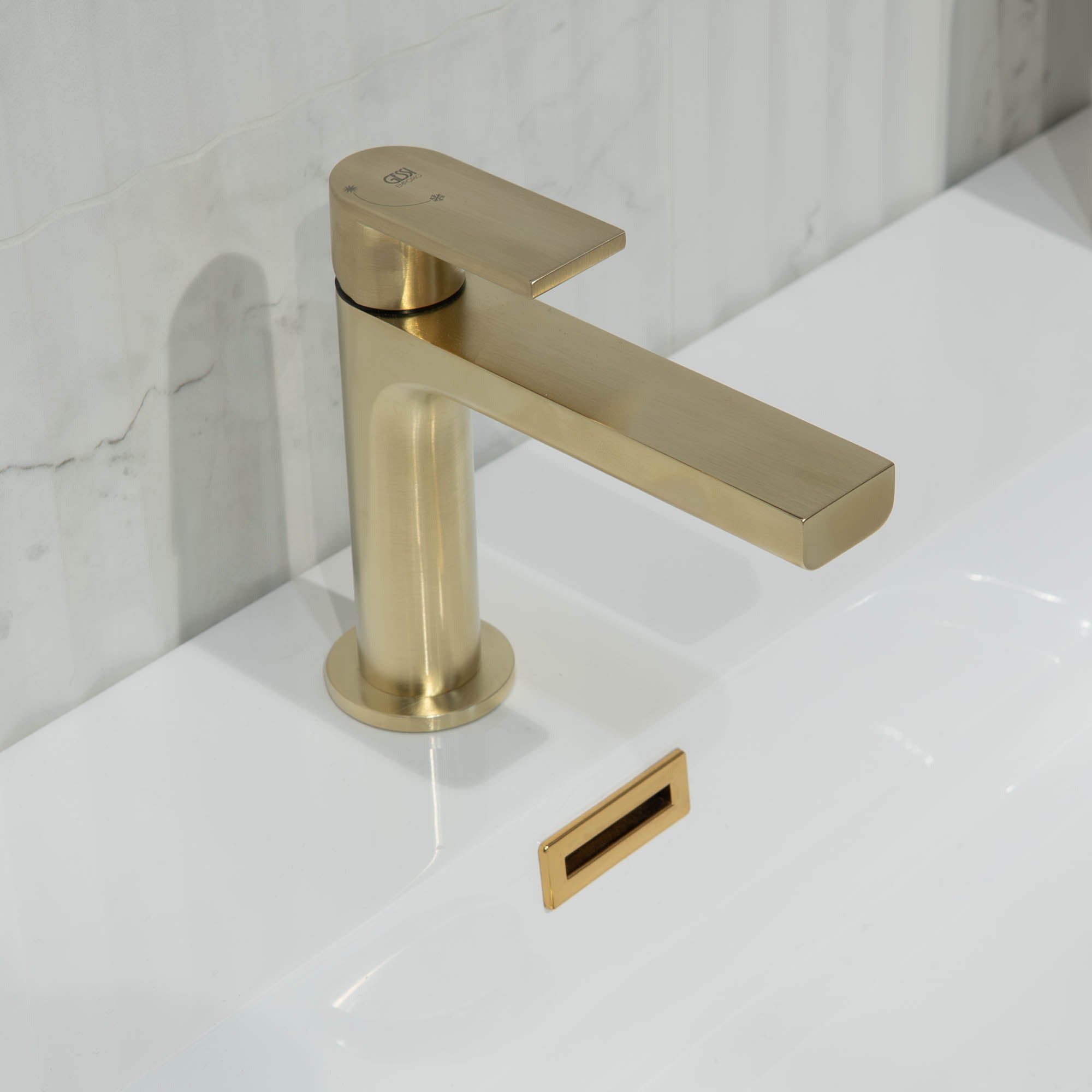 Manzoni Basin Mixer Tap - Brass Brushed