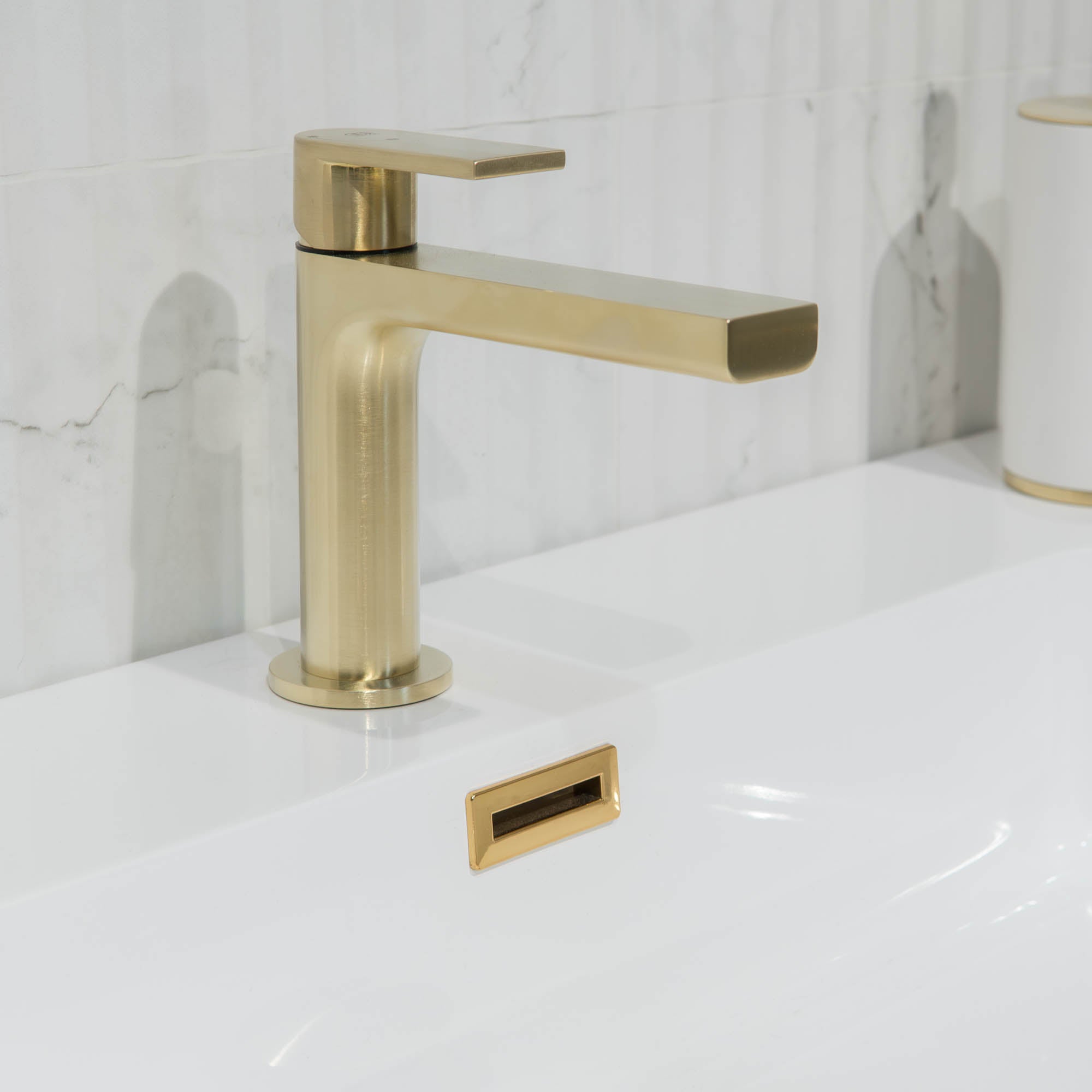 Manzoni Basin Mixer Tap - Brass Brushed