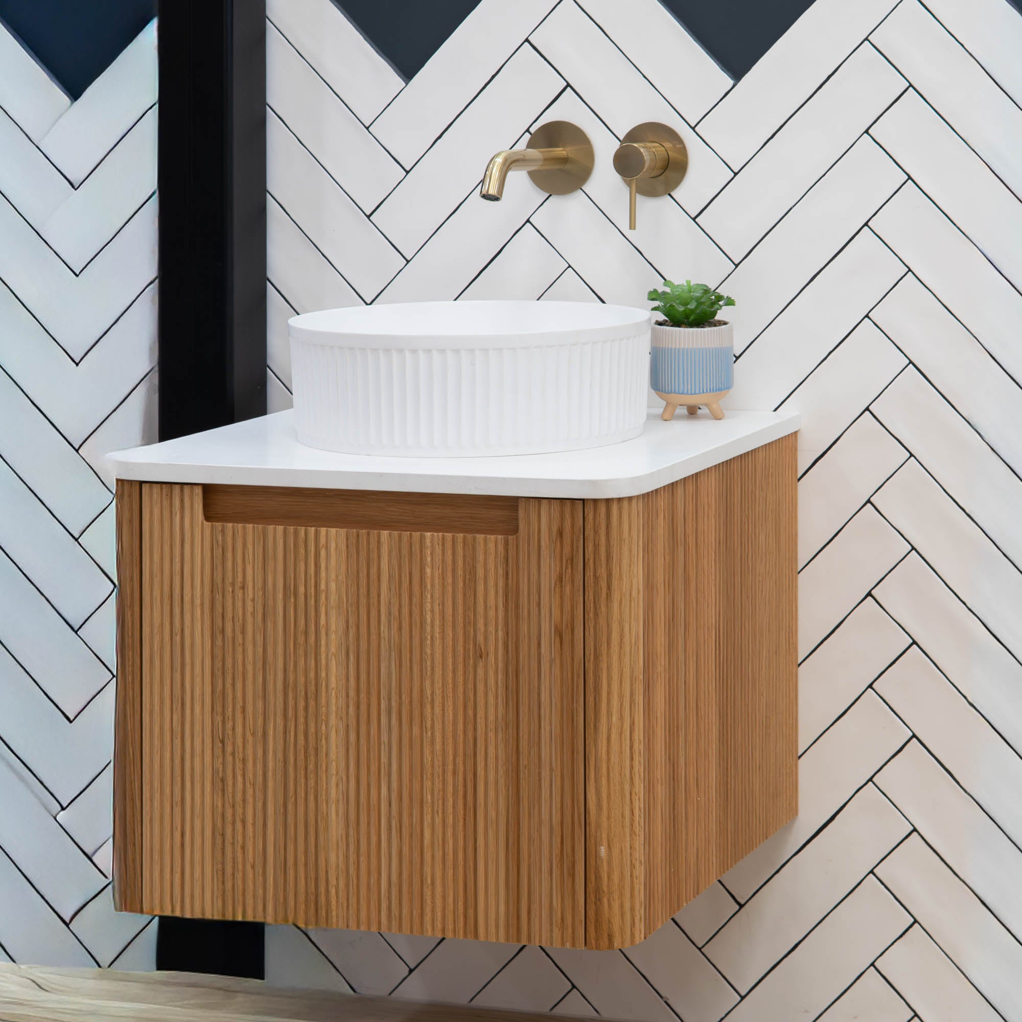 Granlusso Amalfi Oak Fluted Wall Mounted Vanity Unit With White Worktop