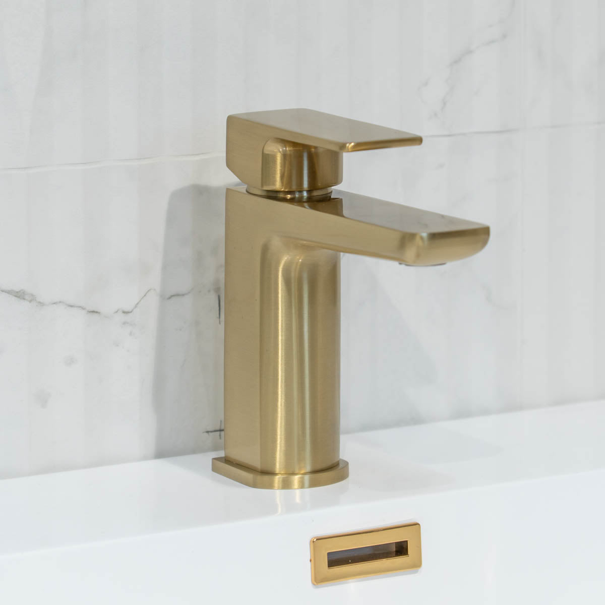 Granlusso Greenwich Basin Mixer With Click-Clack Waste - Brushed Brass