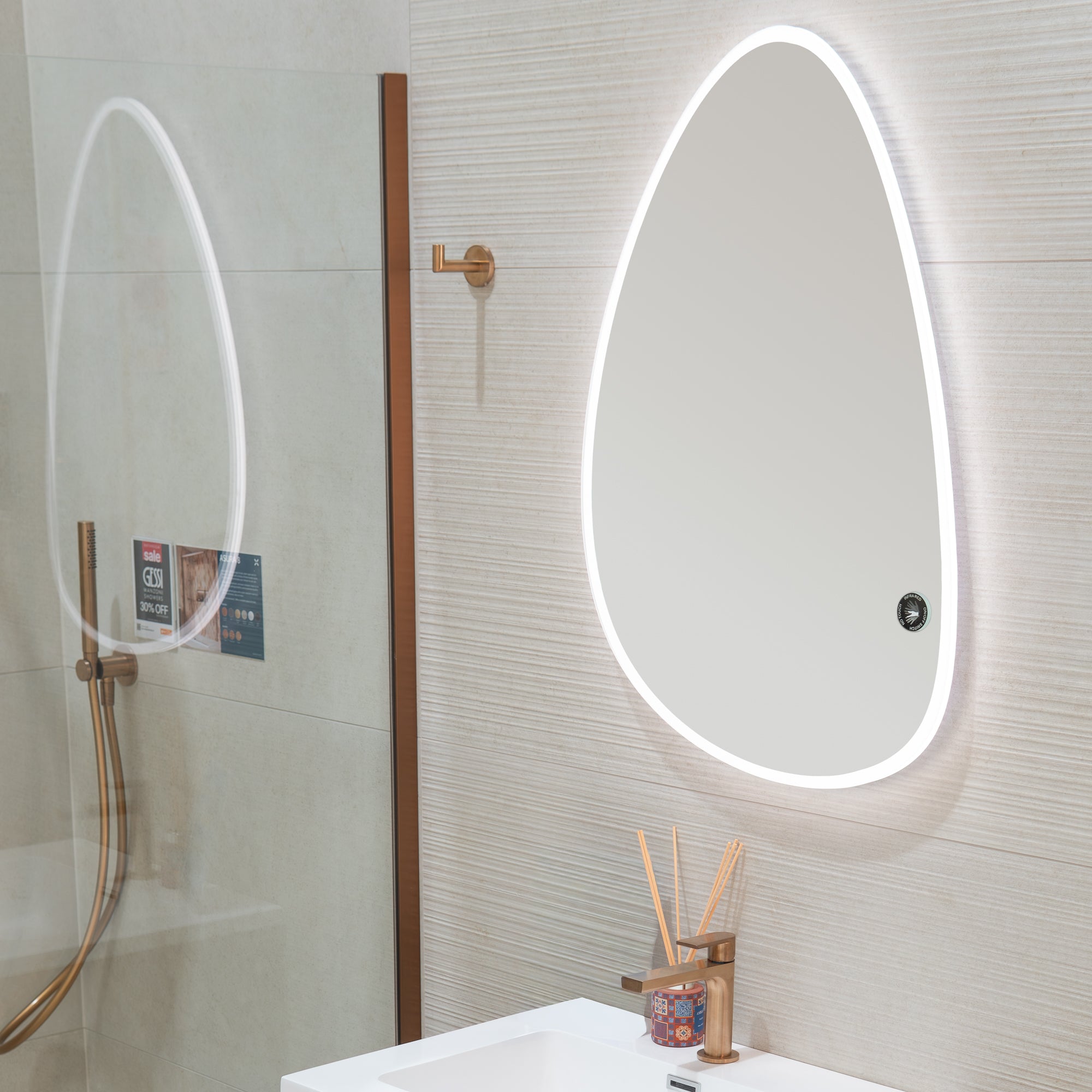 Granlusso Pebble Illuminated Bathroom Mirror - 800x550mm