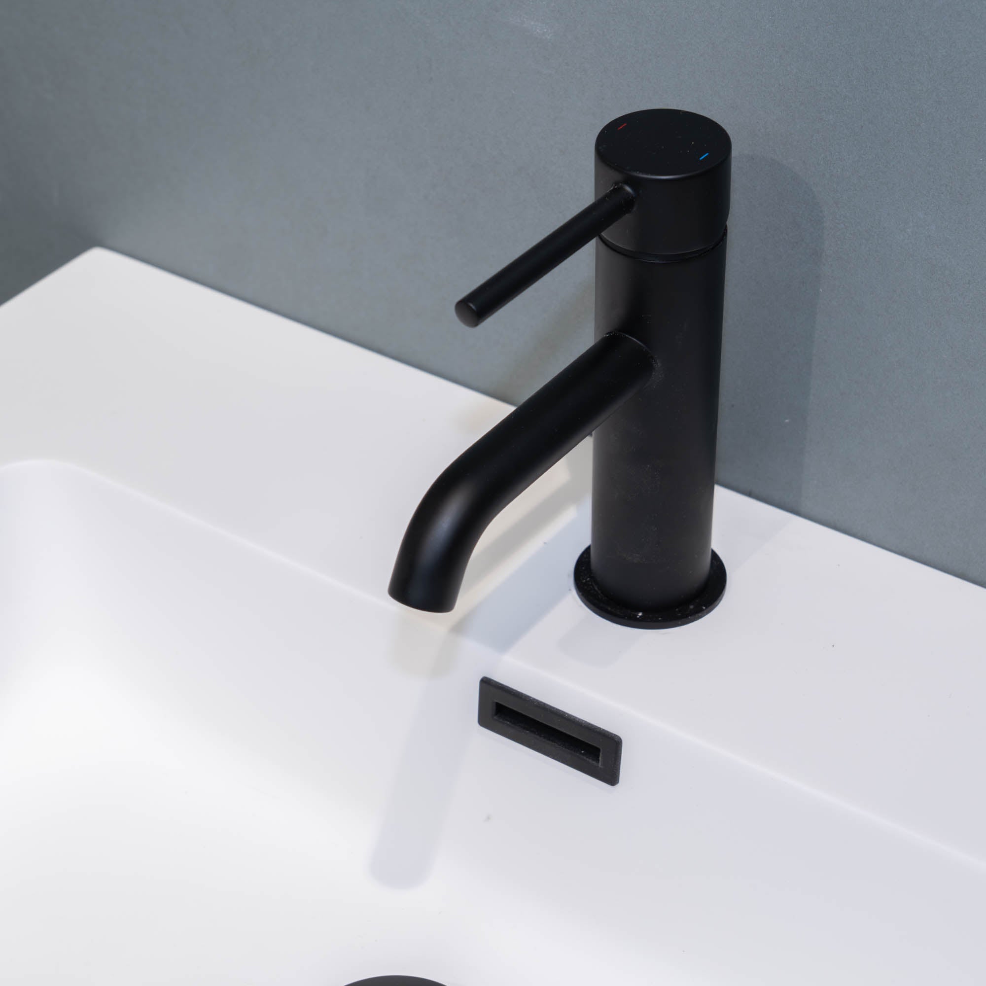 Granlusso Portofino Basin Mixer With Click-Clack Waste in Matt Black