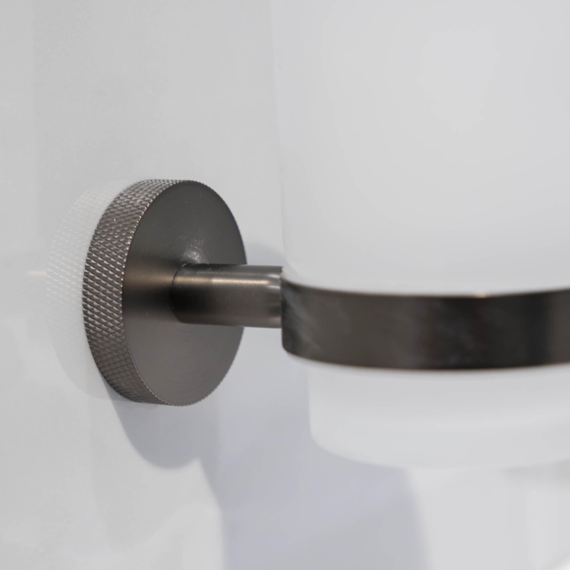 granlusso portofino knurled tumbler holder gunmetal
