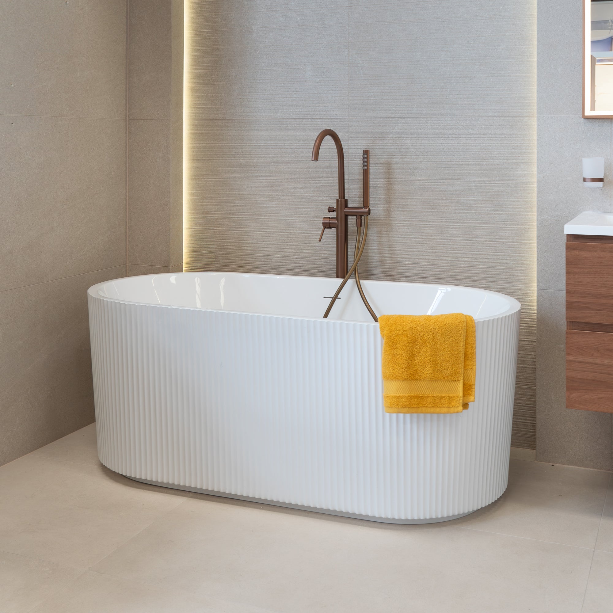 Granlusso™ Sant'Andrea Freestanding Fluted Bath Acrylic
