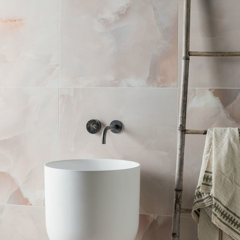 oynx feature wall tile