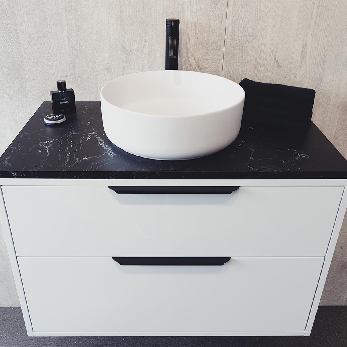 giro countertop round basin matt white satin feature